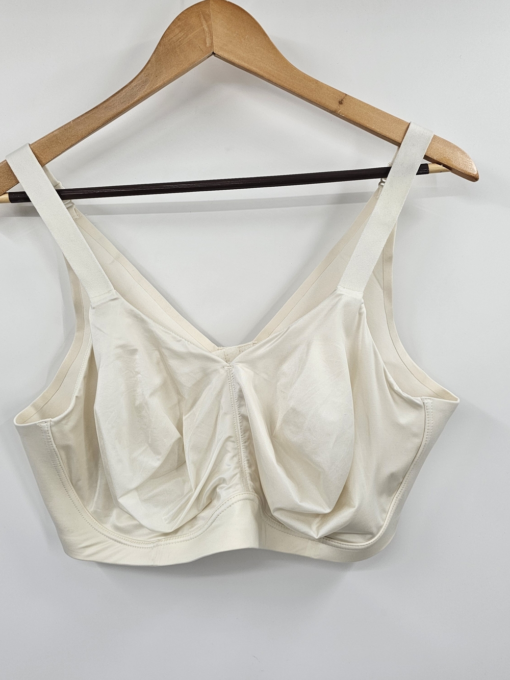Catherines Wireless Back Smoothing  Soft-Cup Bra Cream Size 42DDD